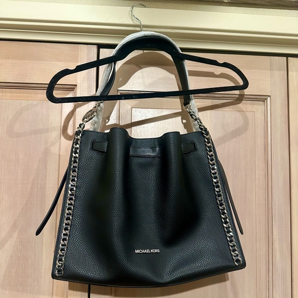Brand new Michael Kors Black Chain Shoulder Bag - Picture 1 of 6
